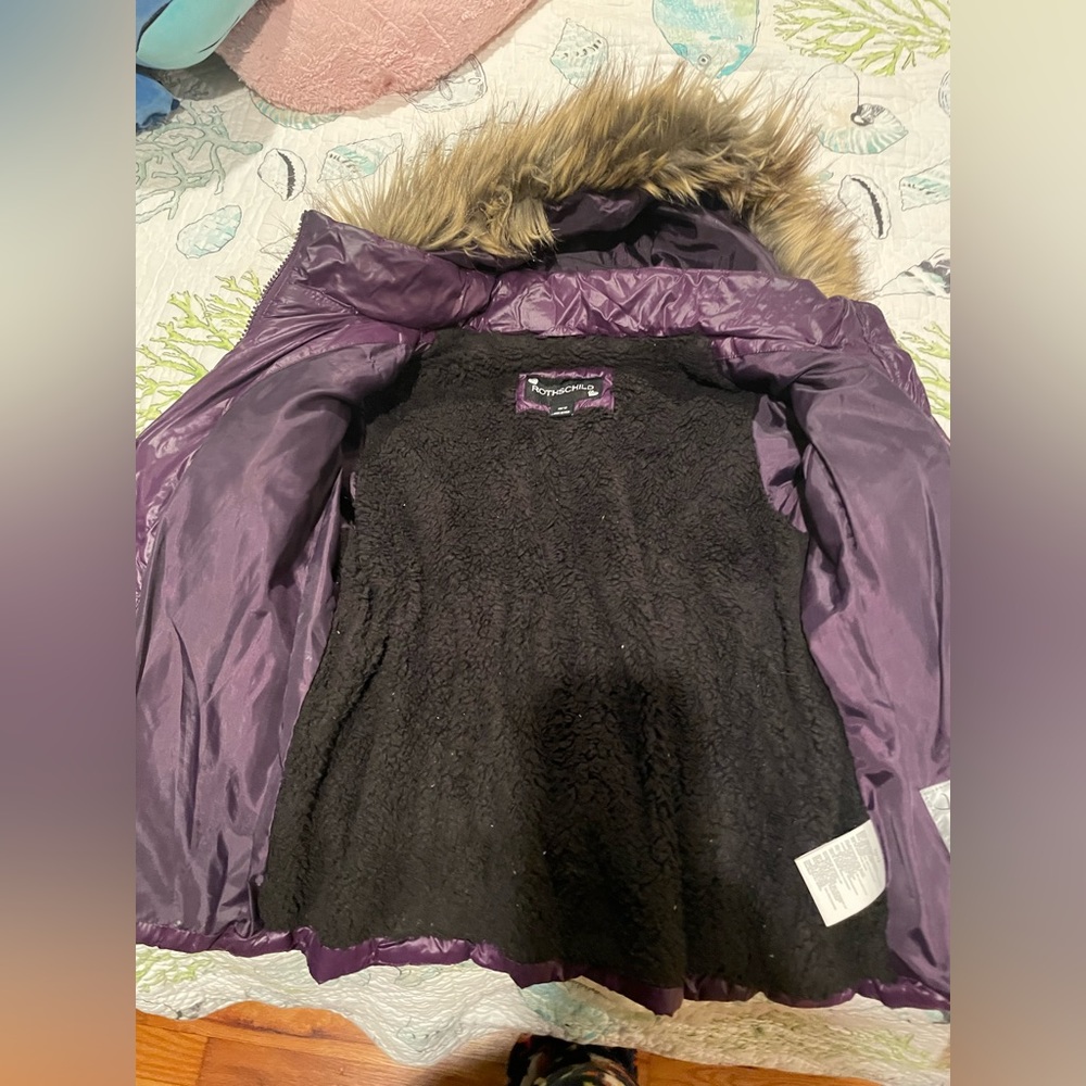 I’m selling a purple coat from RothsChild! Great condition!!